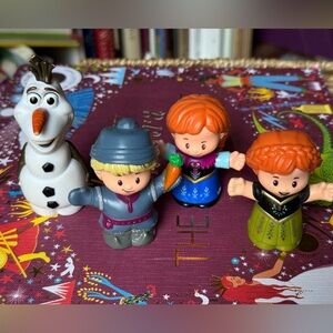 3 Little People Frozen characters and Disney Olaf